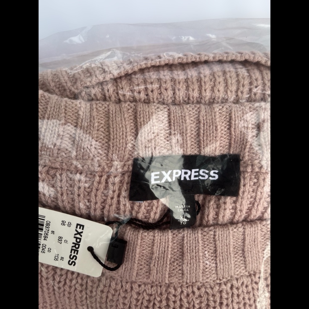 đ Cream Colorblock Sweater - Picture 3 of 4